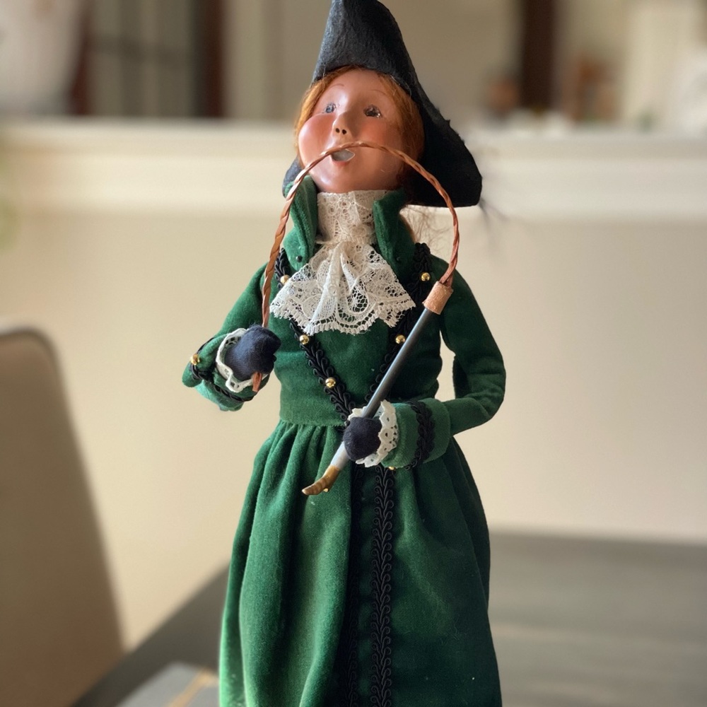 Byers Choice 2010 Equestrian Woman Caroler